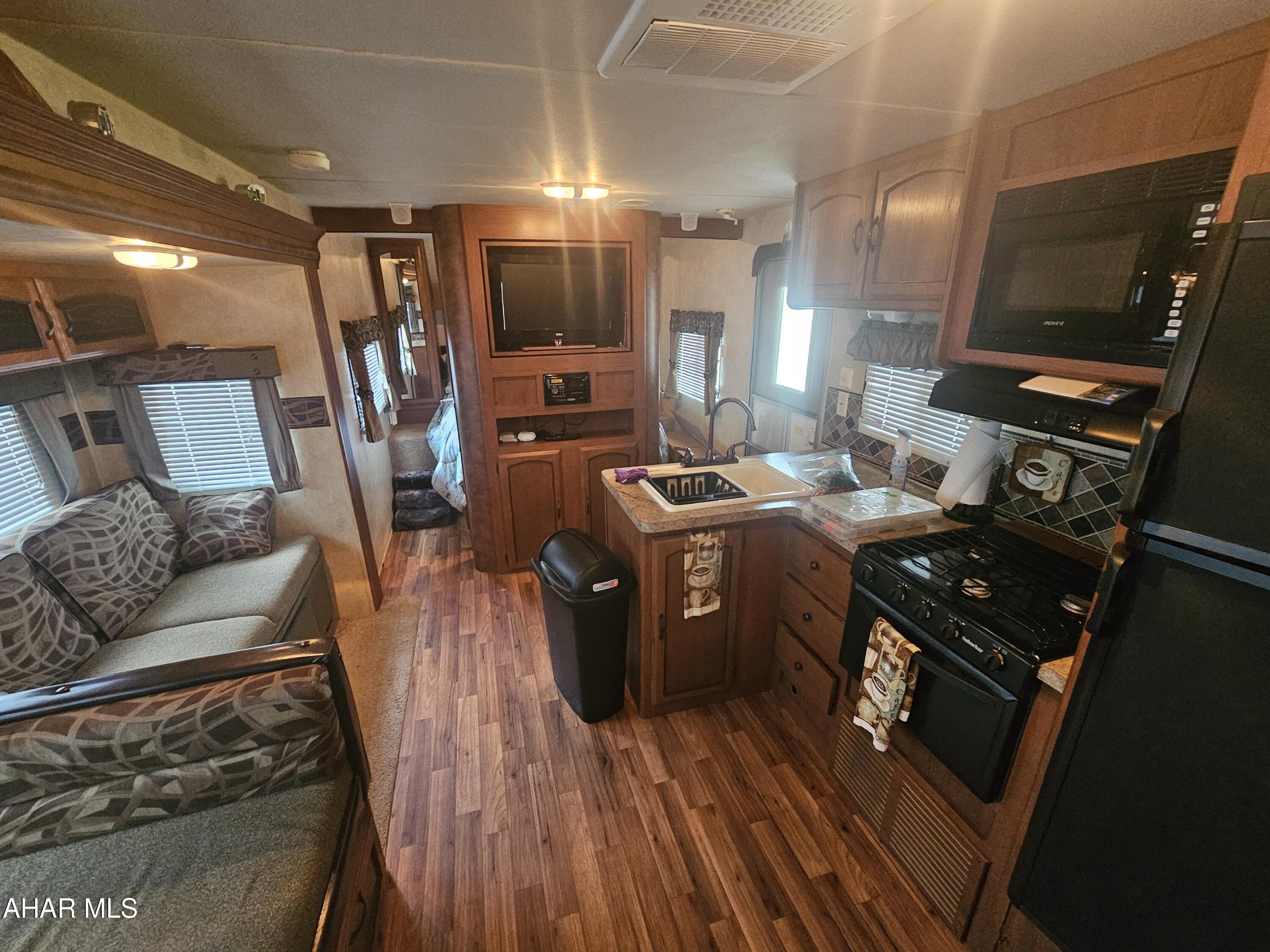 Glendale Yearound - Residential