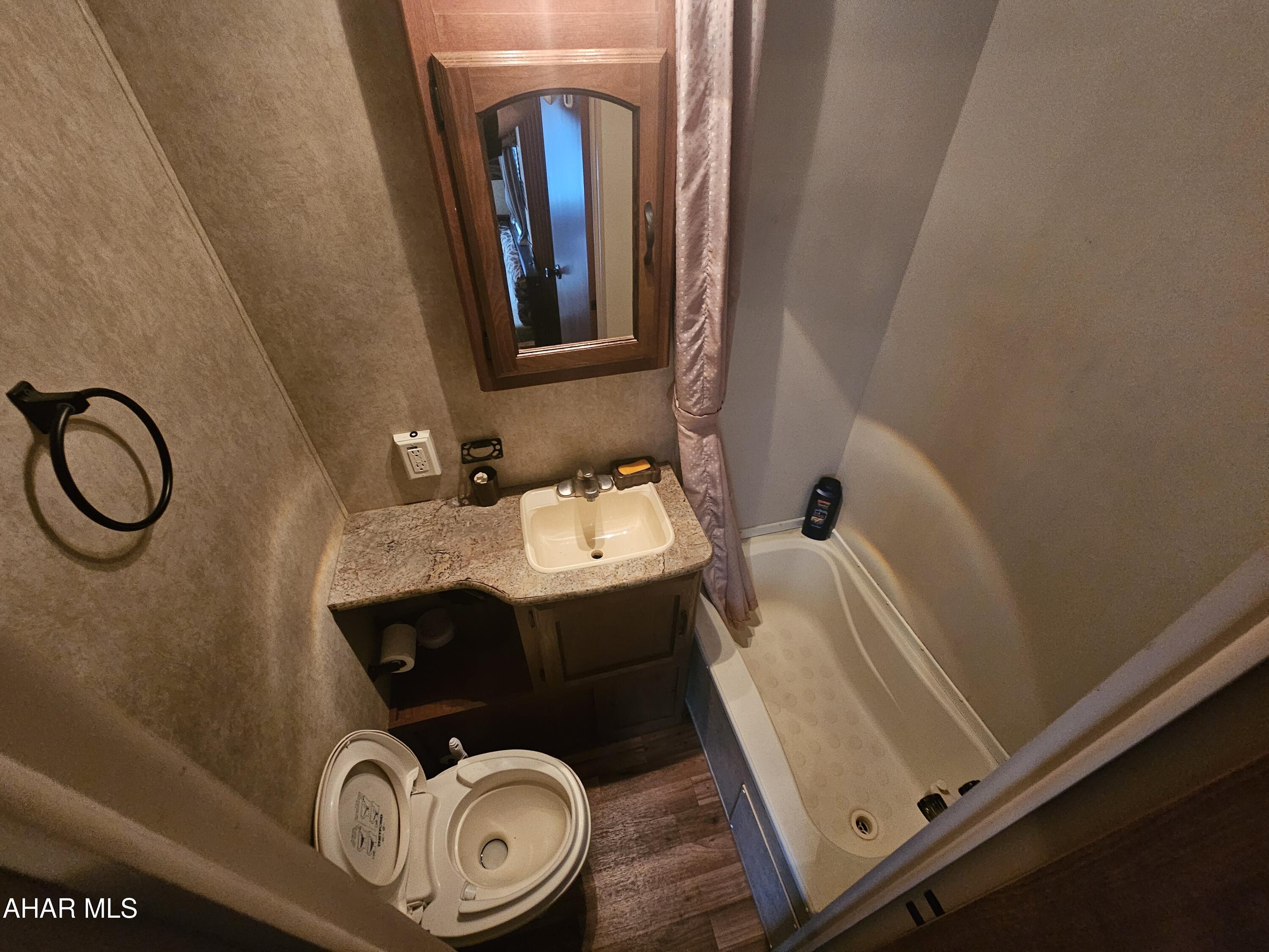 Glendale Yearound - Residential