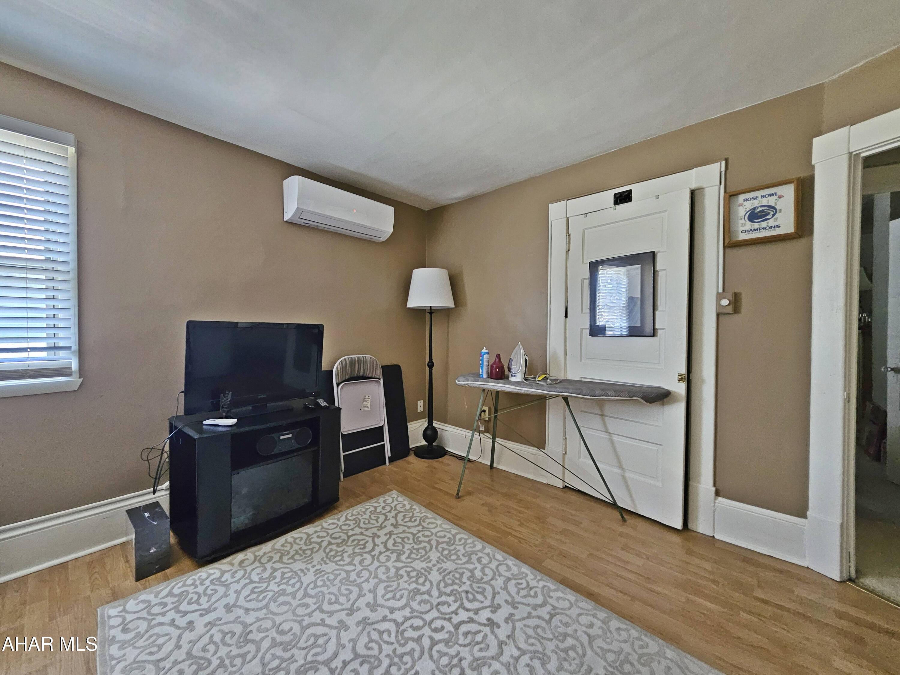 Baker Mansion - Residential