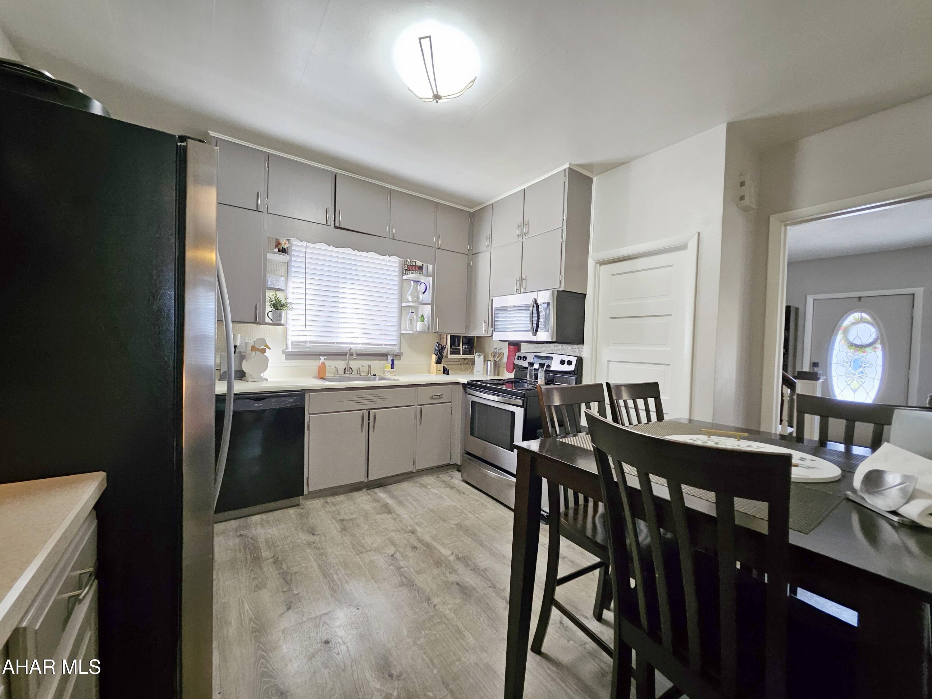 Baker Mansion - Residential