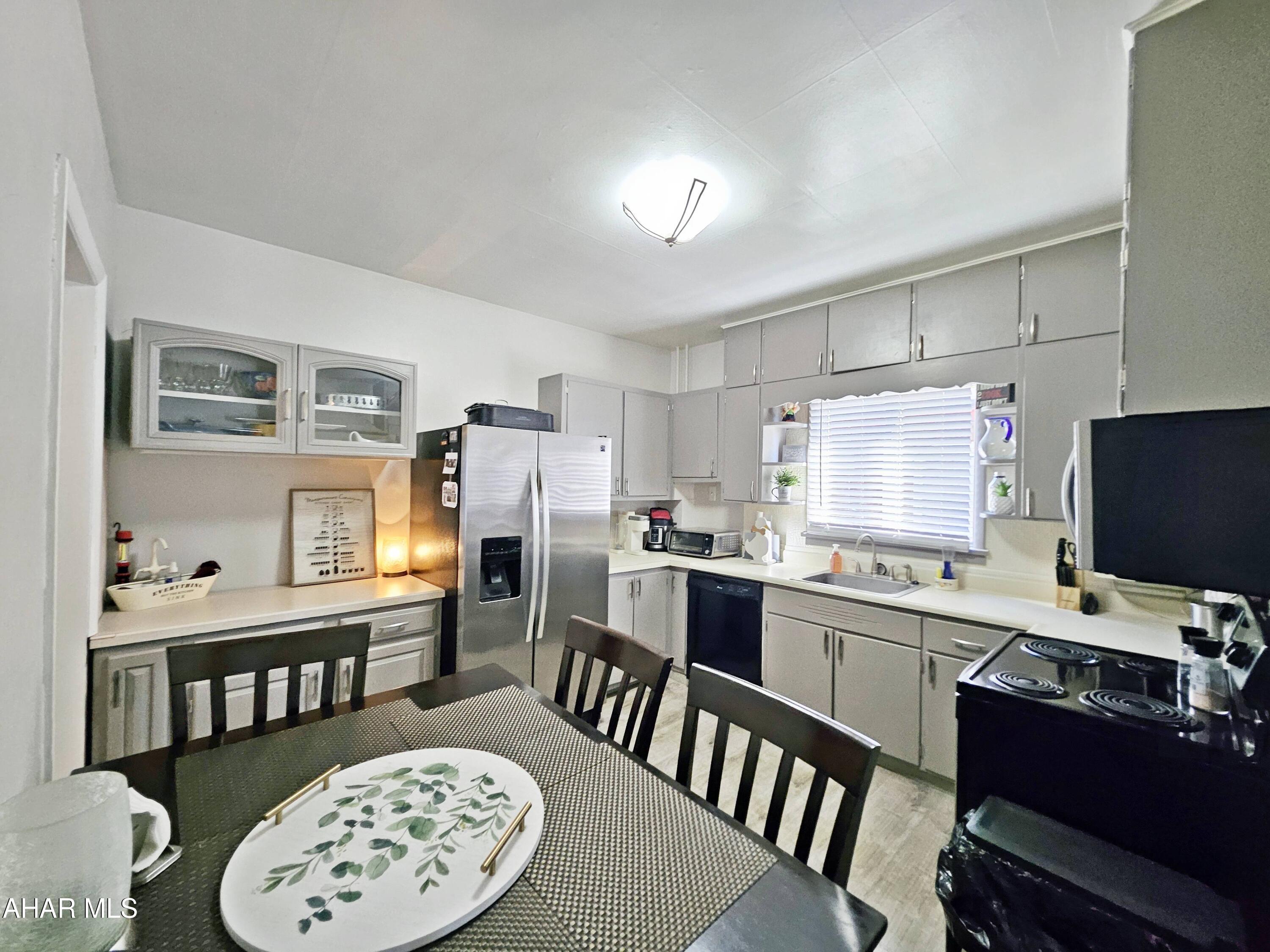 Baker Mansion - Residential