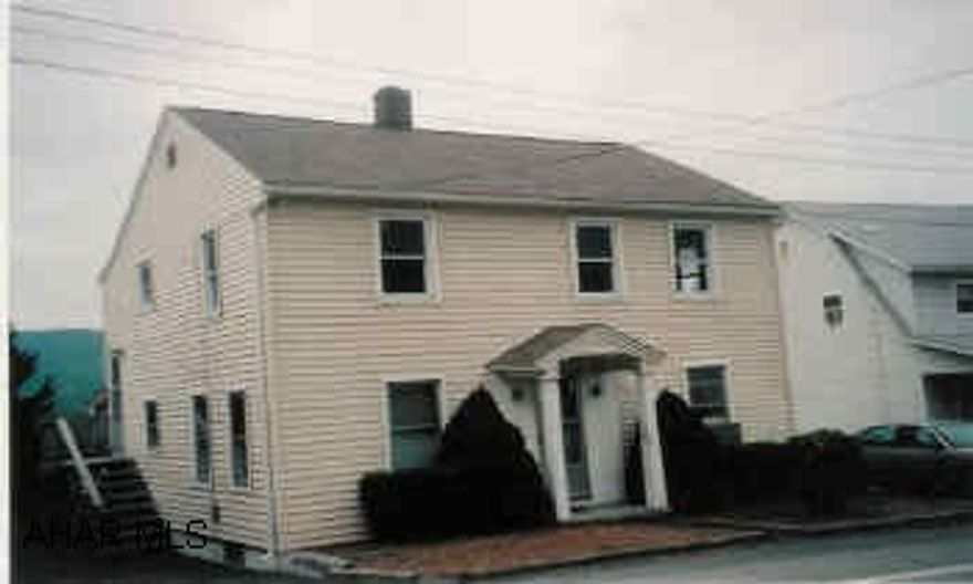 Great personal residence W/income unit