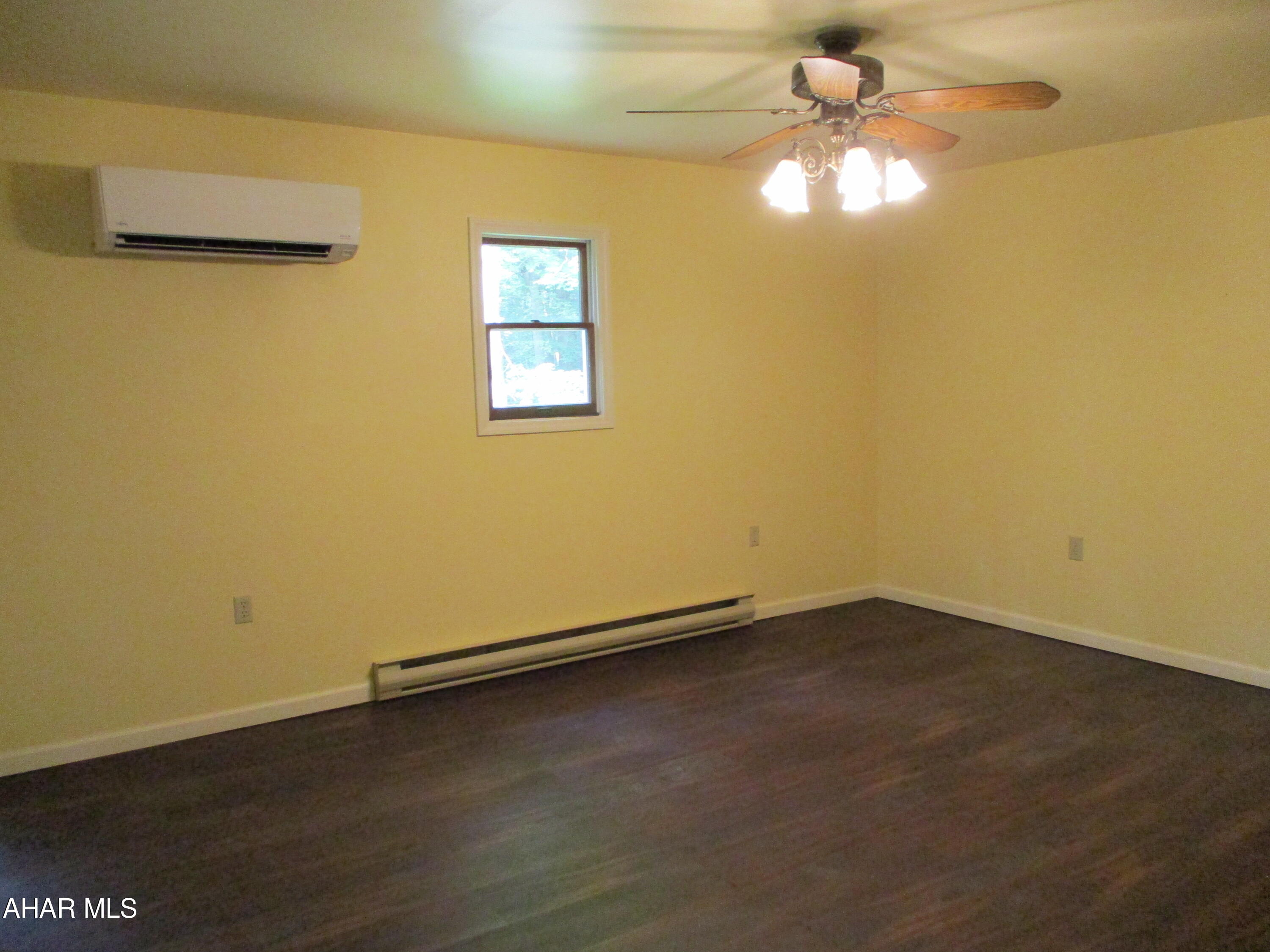 Glendale Yearound - Residential