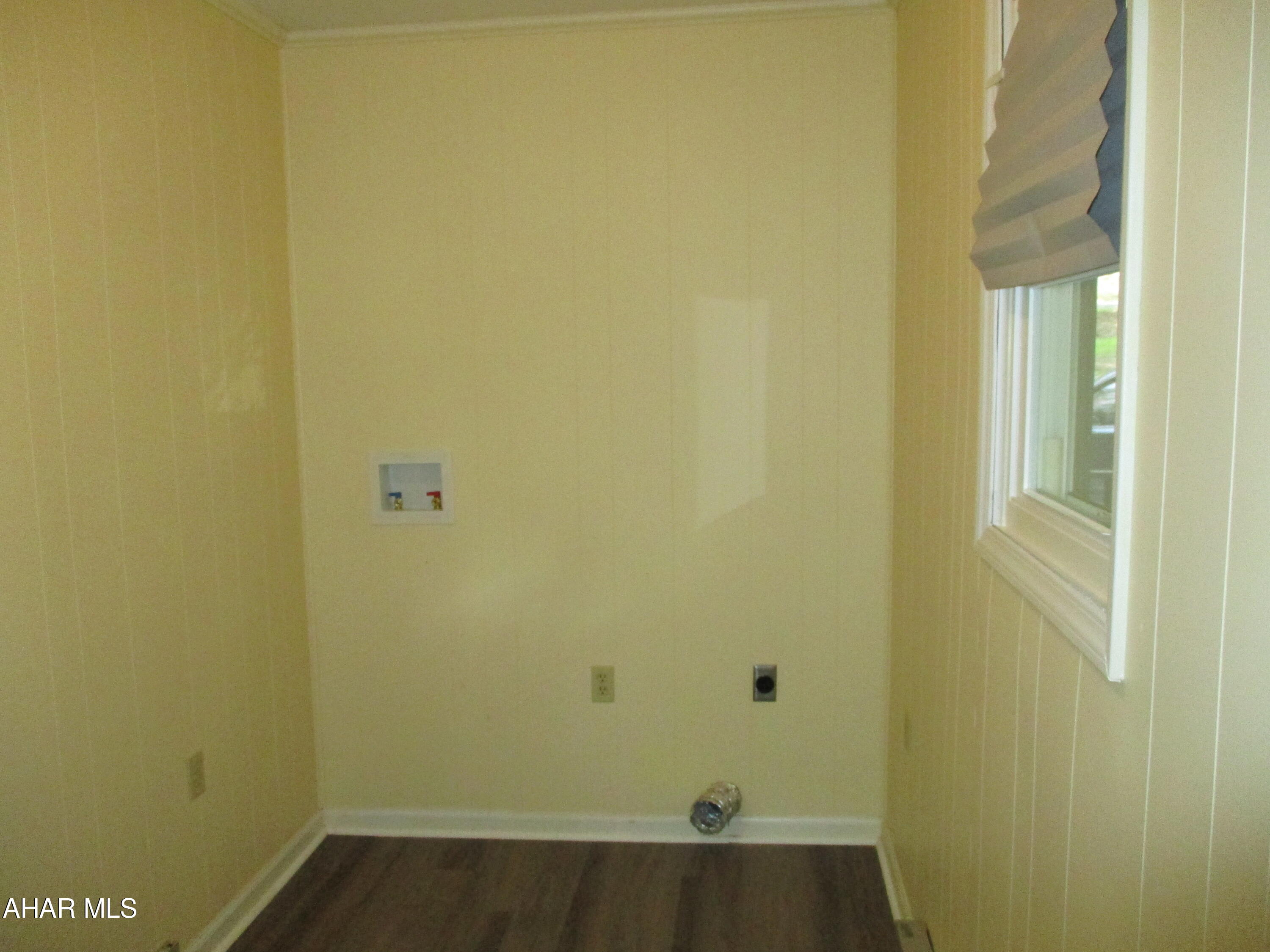 Glendale Yearound - Residential