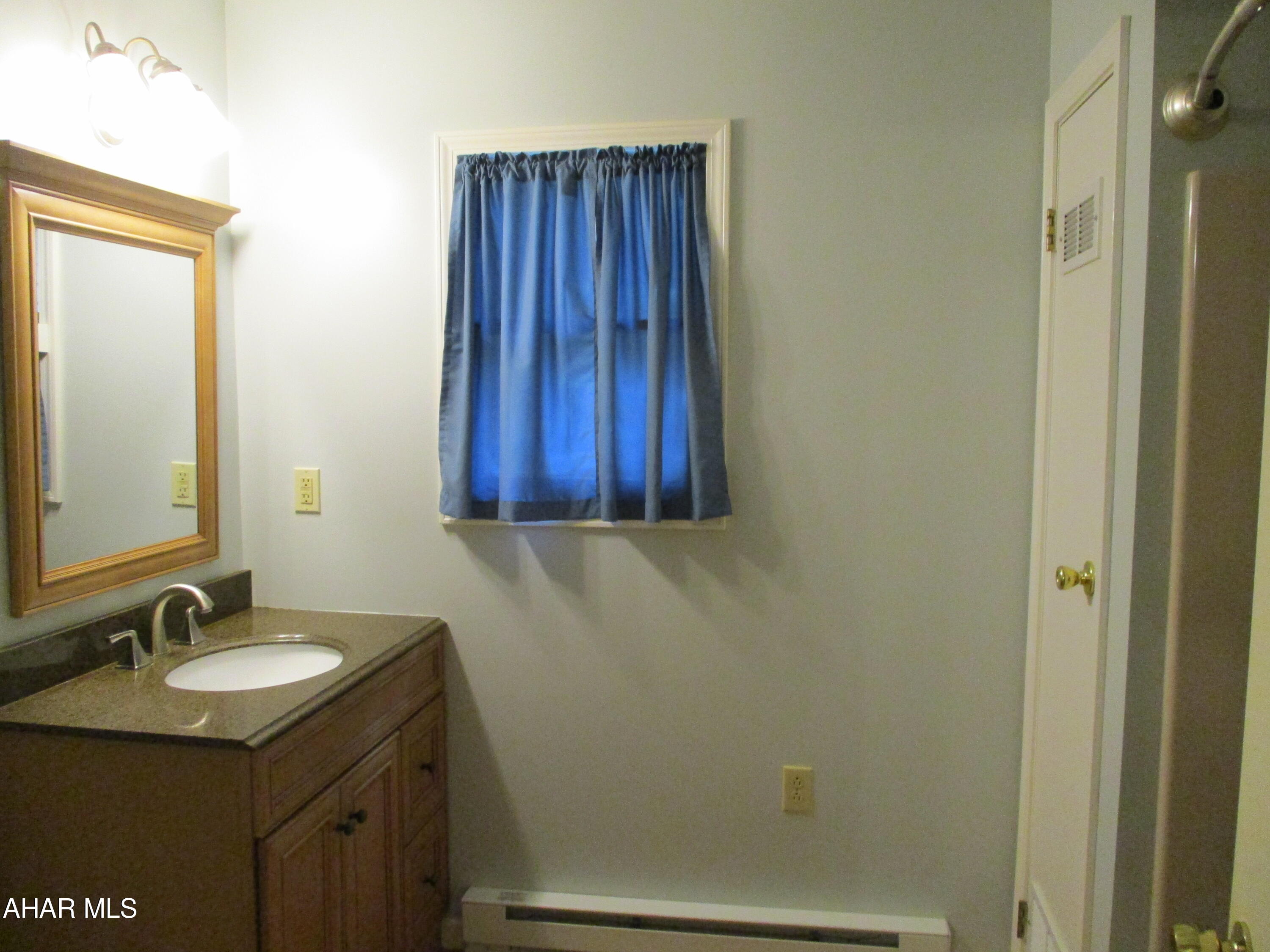 Glendale Yearound - Residential