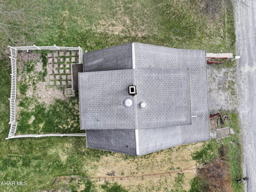 Unlock the potential of this classic home nestled in the heart of scenic Mineral Point. Perfect for investors, DIY enthusiasts, or anyone looking for a project, this property offers a unique chance to restore and customize a space to your taste.


Inside, you'll find a classic layout with plenty of natural light and original features waiting to shine again. The layout provides endless possibilities for renovation and redesign. With a bit of vision and TLC, you can transform this home into a wonderful country home or a profitable investment.

Located in a quiet, friendly neighborhood, you'll enjoy the peaceful surroundings while being just a short drive the local school, shops, and major roadways like Route 271.