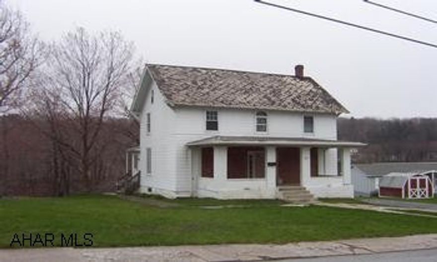 GREAT OLDER HOME WITH A BEAUTIFUL CHARACTER THROUGHOUT !! EXTENSIVELY RENOVATED THROUGHOUT, BEAUTIFUL STAIRCASE, HARDWOOD FLOORS IN ALL LIVING ROOM AND FAMILY ROOM, SUNROOM OFF THE KITCHEN IS GREAT. ALL KITCHEN APPLIANCES INCLUDED. SPACIOUS !