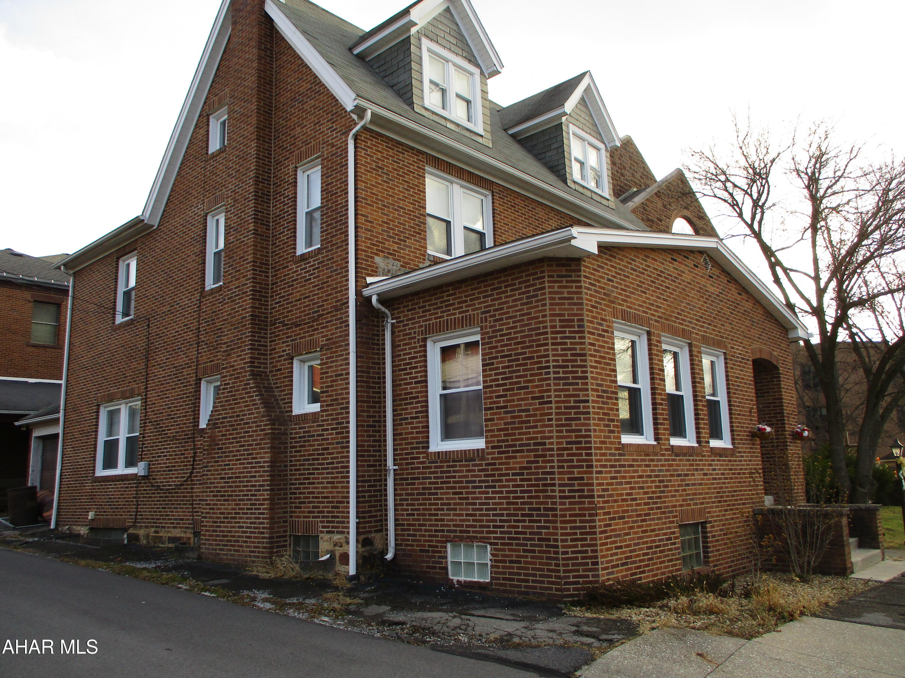 Juniata - Residential