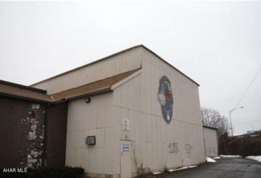 None - Commercial Lease