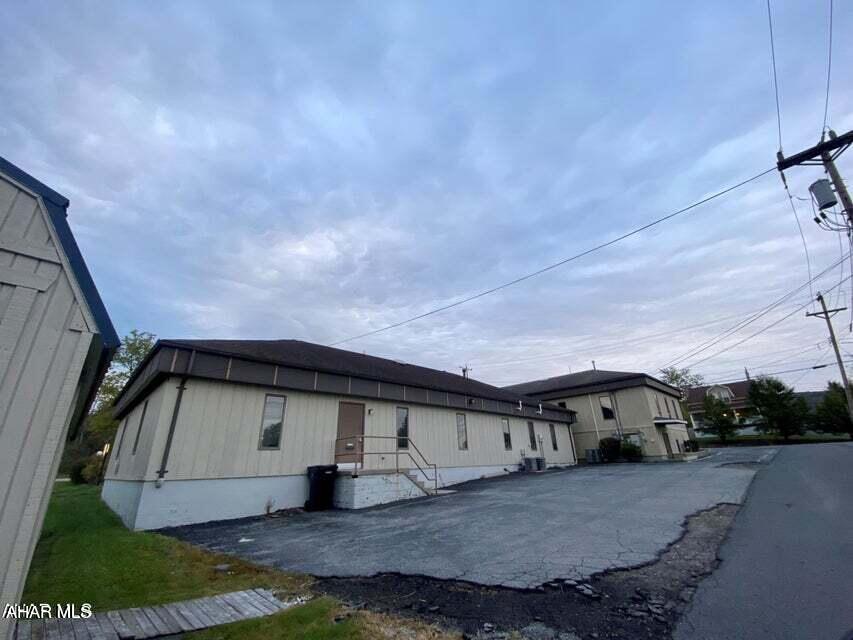 None - Commercial Lease