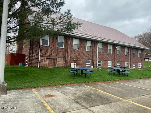 Juniata - Commercial Sale