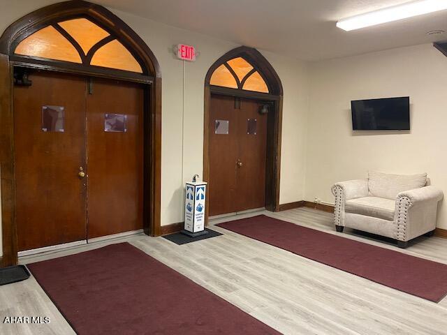 Juniata - Commercial Sale