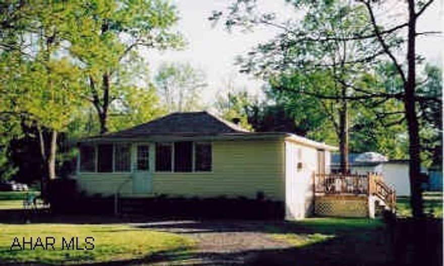 Well Kept Cottage in Camp Sunshine, near Dunnings Creek.