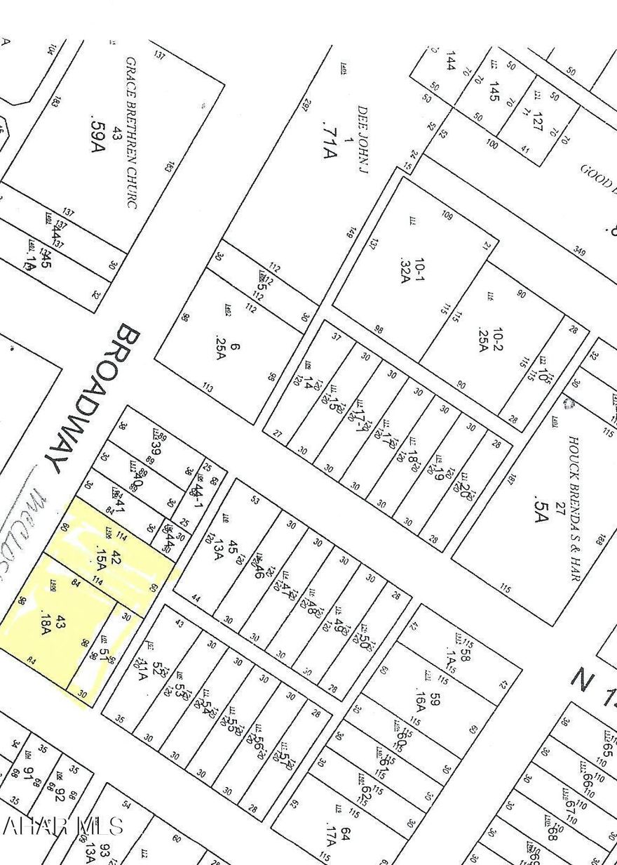 Nice lots in super location.  Suitable for new home, rental units, storage or student housing.  Seller prefers to sell with 70373 but will consider a separate contract.