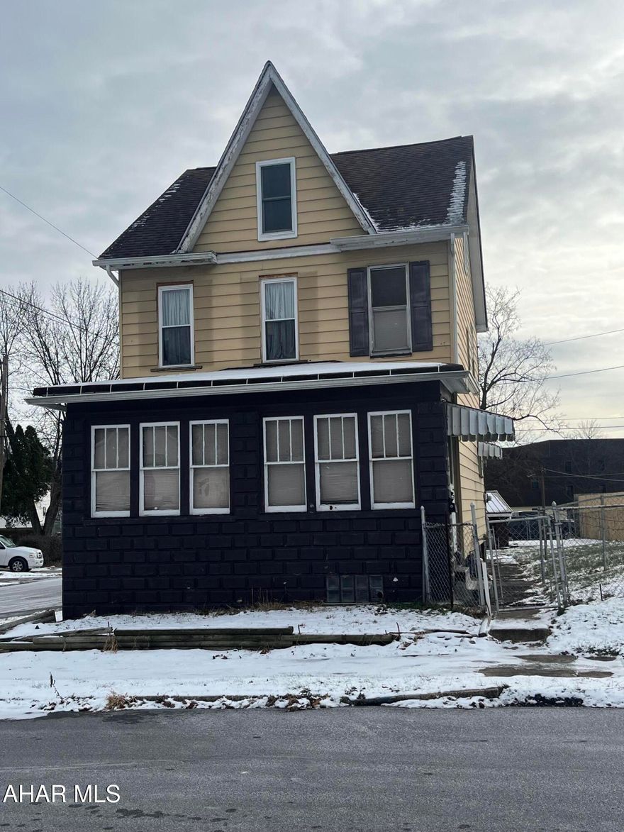 Spacious 4 bedroom on corner fenced lot with detached oversized 1 car garage. Plenty of room for a family to grow into. Lots of possibilities and potential on this home.