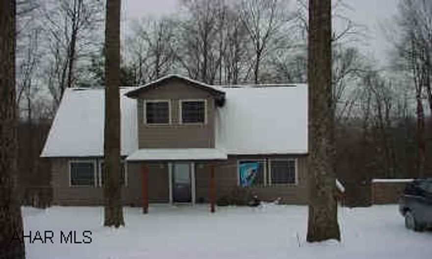 Charming Home in Glendale Yearround, featuring 3 BR, 1.5BA, Family Room, Great Setting, and much more.  Must See! Charming Home in Glendale Yearround, featuring 3 BR, 1.5BA, Family Room, Great Setting, and much more.  Must See!