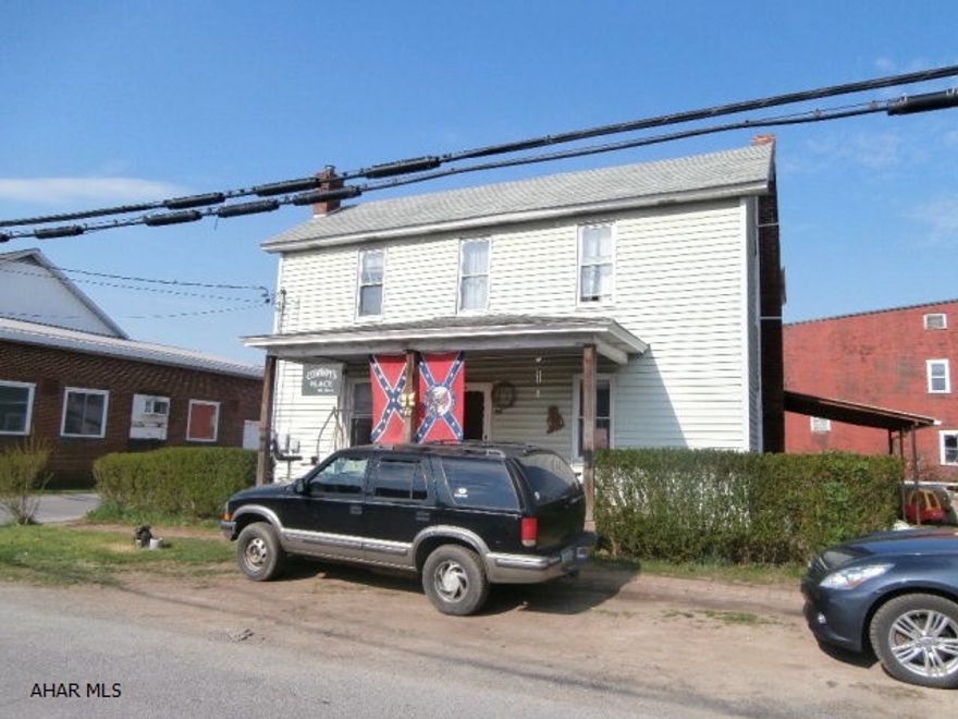 4 br two story home with newer furnace and 200 amp breakers. Plenty of room as all rooms are good sized. Some remodeling over the years. Great home for the $$. Smaller lot with an one car garage.