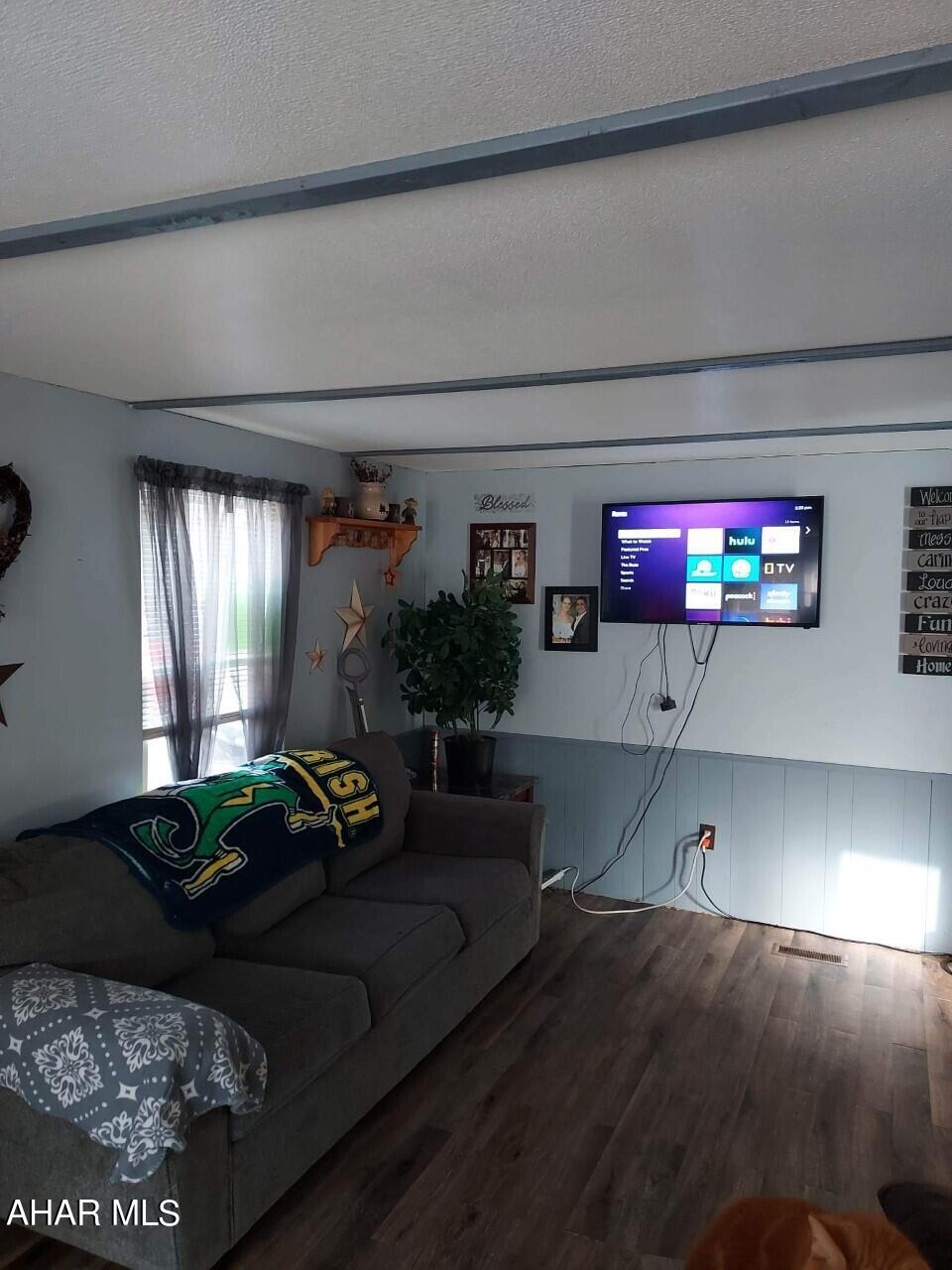 Glendale Yearound - Residential