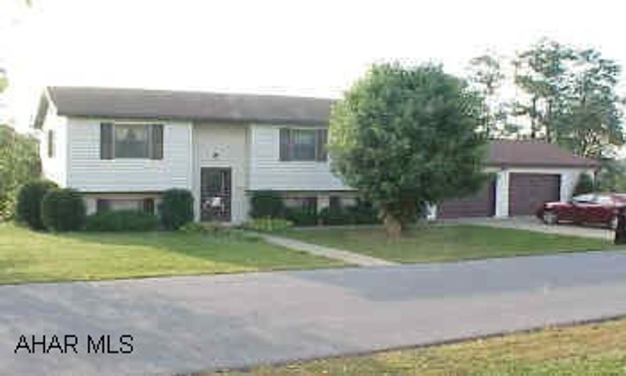 Nice house in newer development.  Newer carpet and upgraded appliances.  Garden shed and kennel, fenced back yard.  Buyer pays all sellers costs, including transfer tax and legal fees.