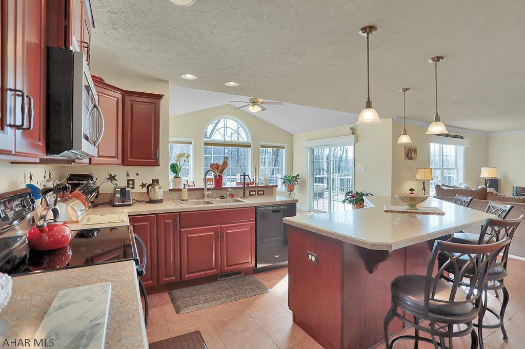 Rolling Hills - Residential