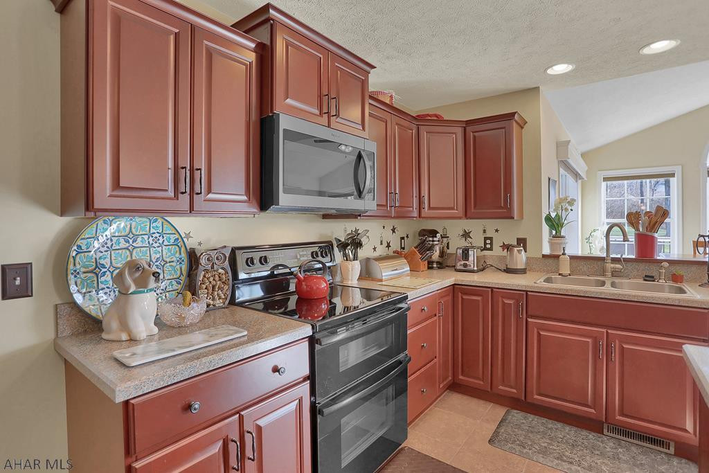 Rolling Hills - Residential