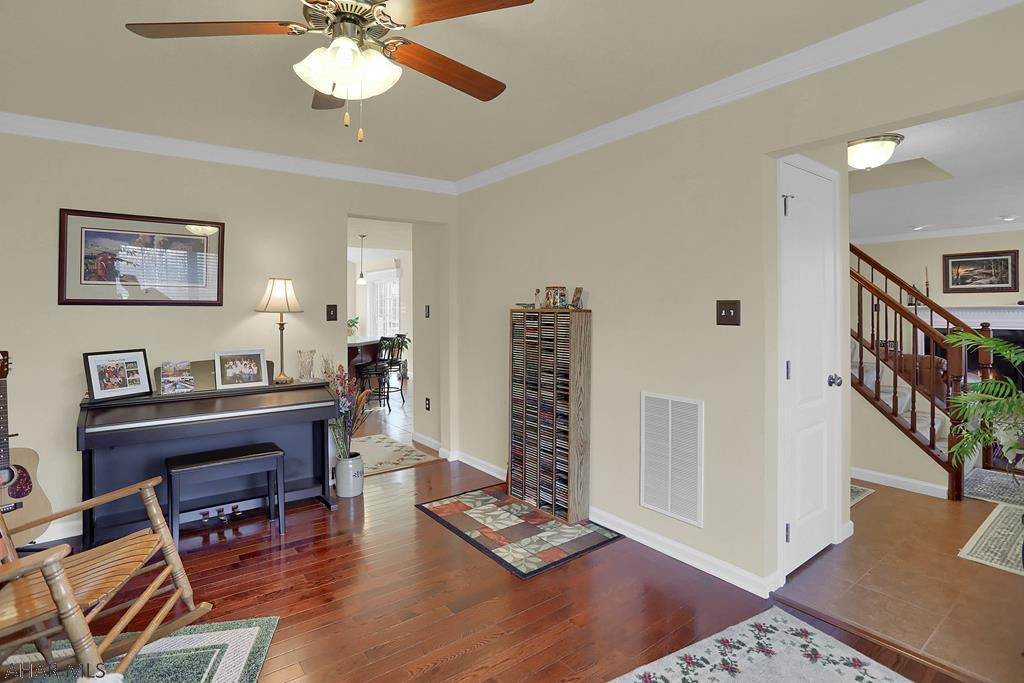 Rolling Hills - Residential