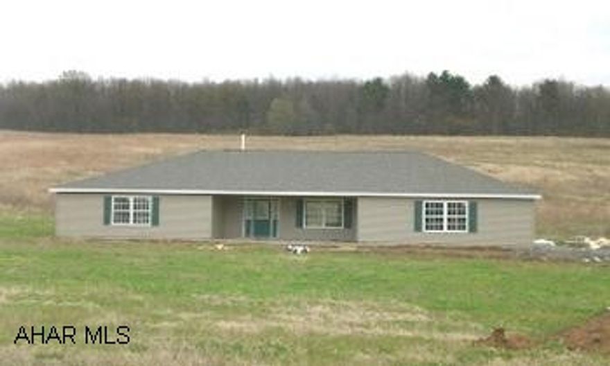 NEW CONSTRUCTION.  STILL SOME TIME TO PICK COLORS.  ELEGANT 3 BEDROOM WITH 2 BATHS.  OPEN FLOOR PLAN WITH PRIVATE REAR PATIO.  LARGE GARAGE WITH STORAGE AREA.