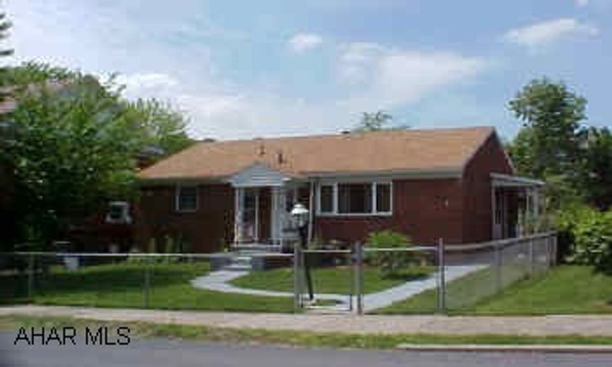 Sellers: Scott D. & Becky Miller and Daniel W. & Jessica L. Hoover. Nice Brick Home, level lot, See other pictures. Seller will pay $1000.00 of buyers closing costs. #J-709 Sellers: Scott D. & Becky Miller and Daniel W. & Jessica L. Hoover.Nice Brick Home, Level Lot, See Other Pictures. Seller will pay $1000.00 of buyers closing costs. #J-709