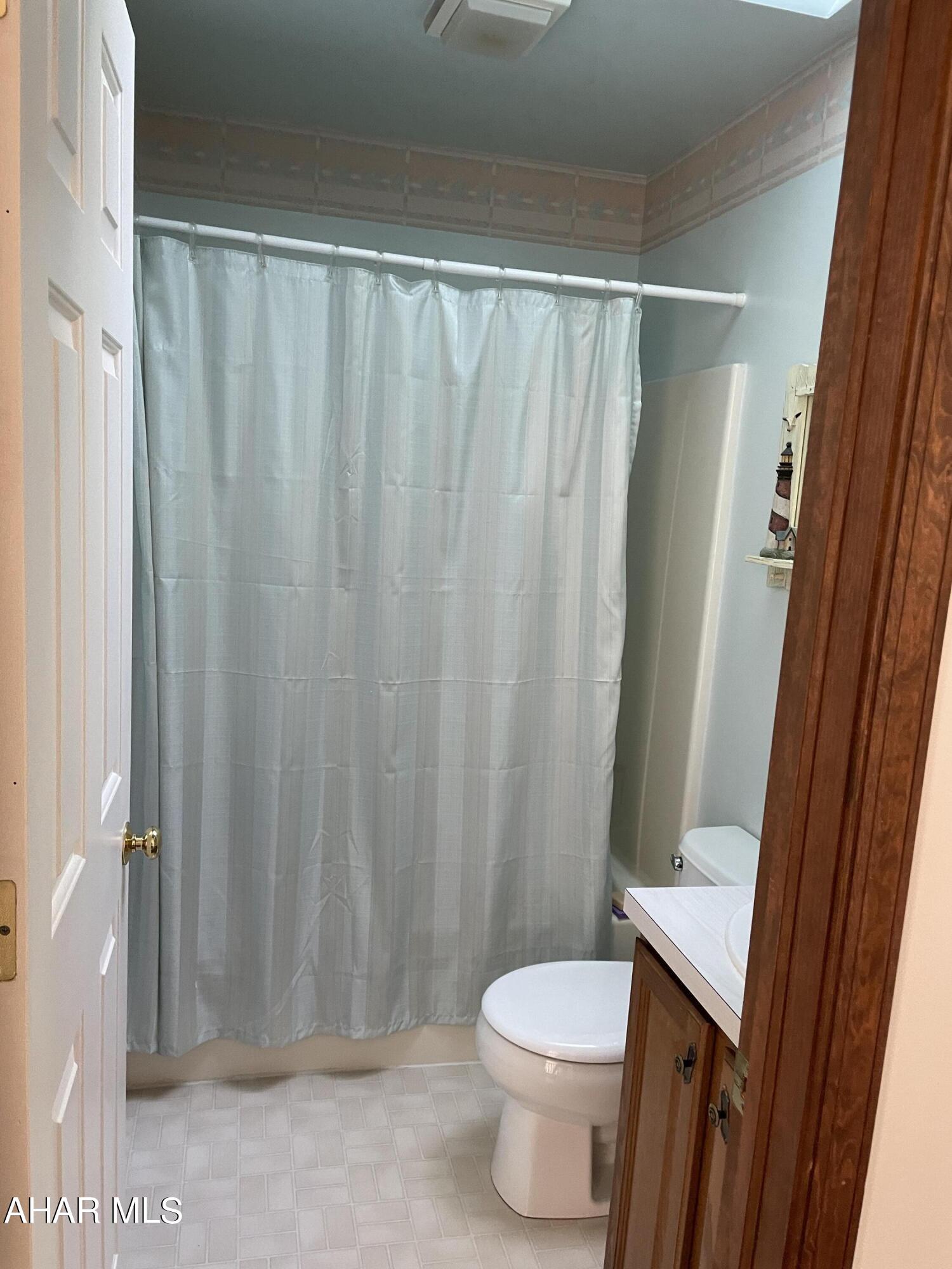 Lakewood Manor - Residential