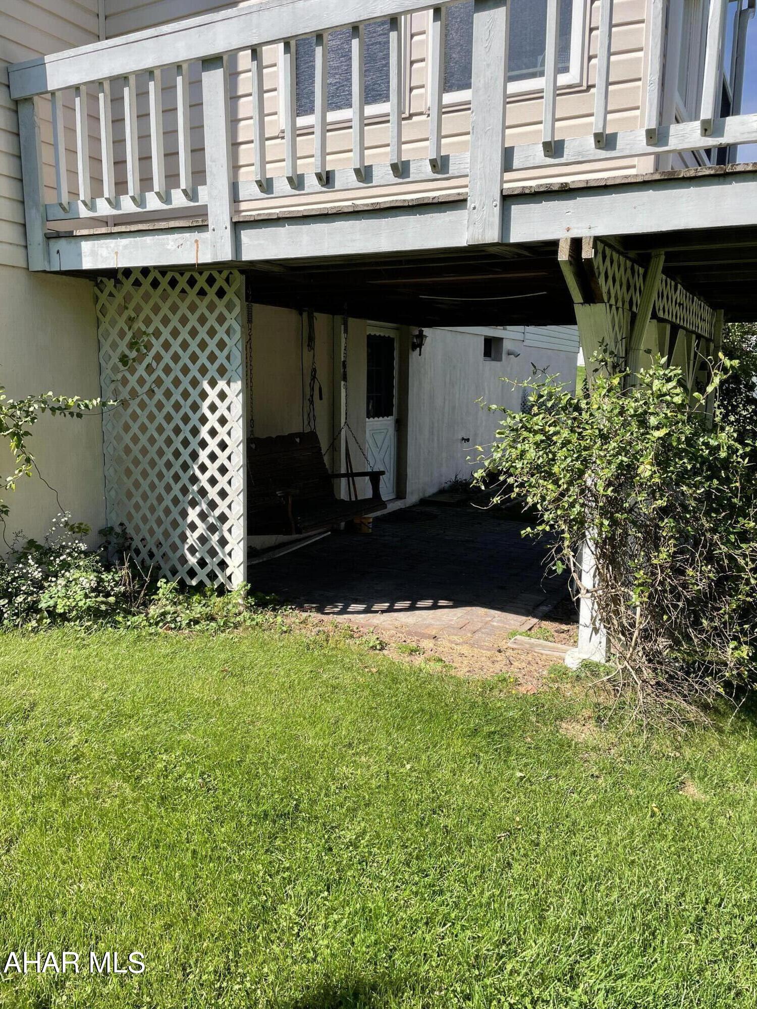 Lakewood Manor - Residential