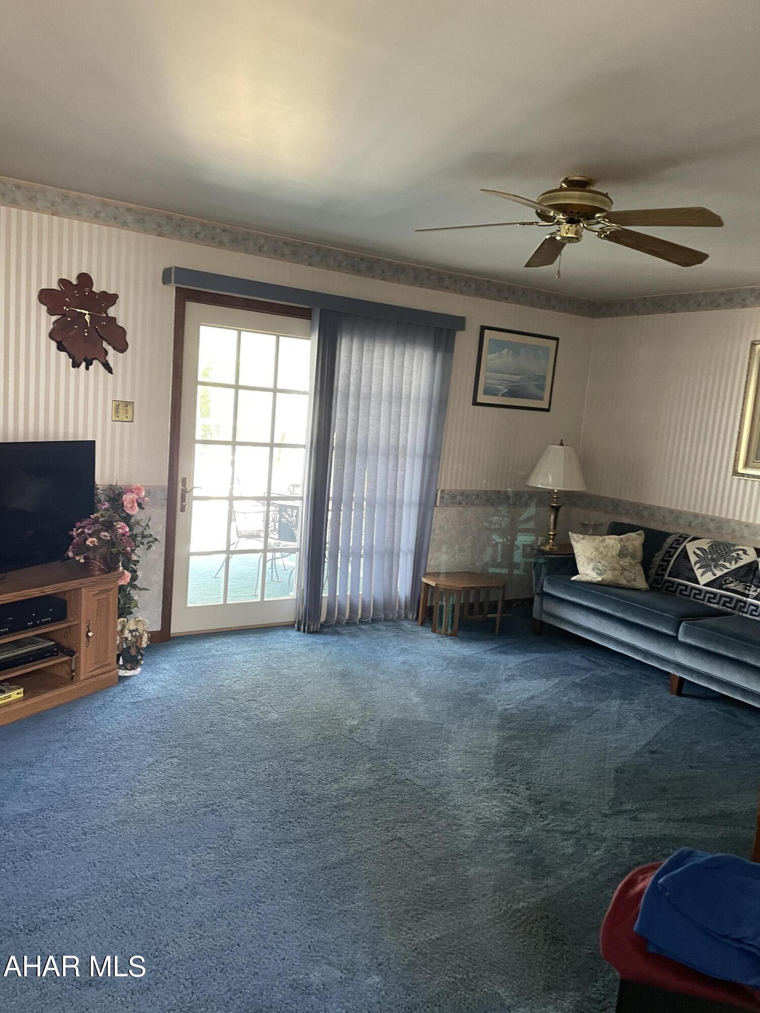 Lakewood Manor - Residential