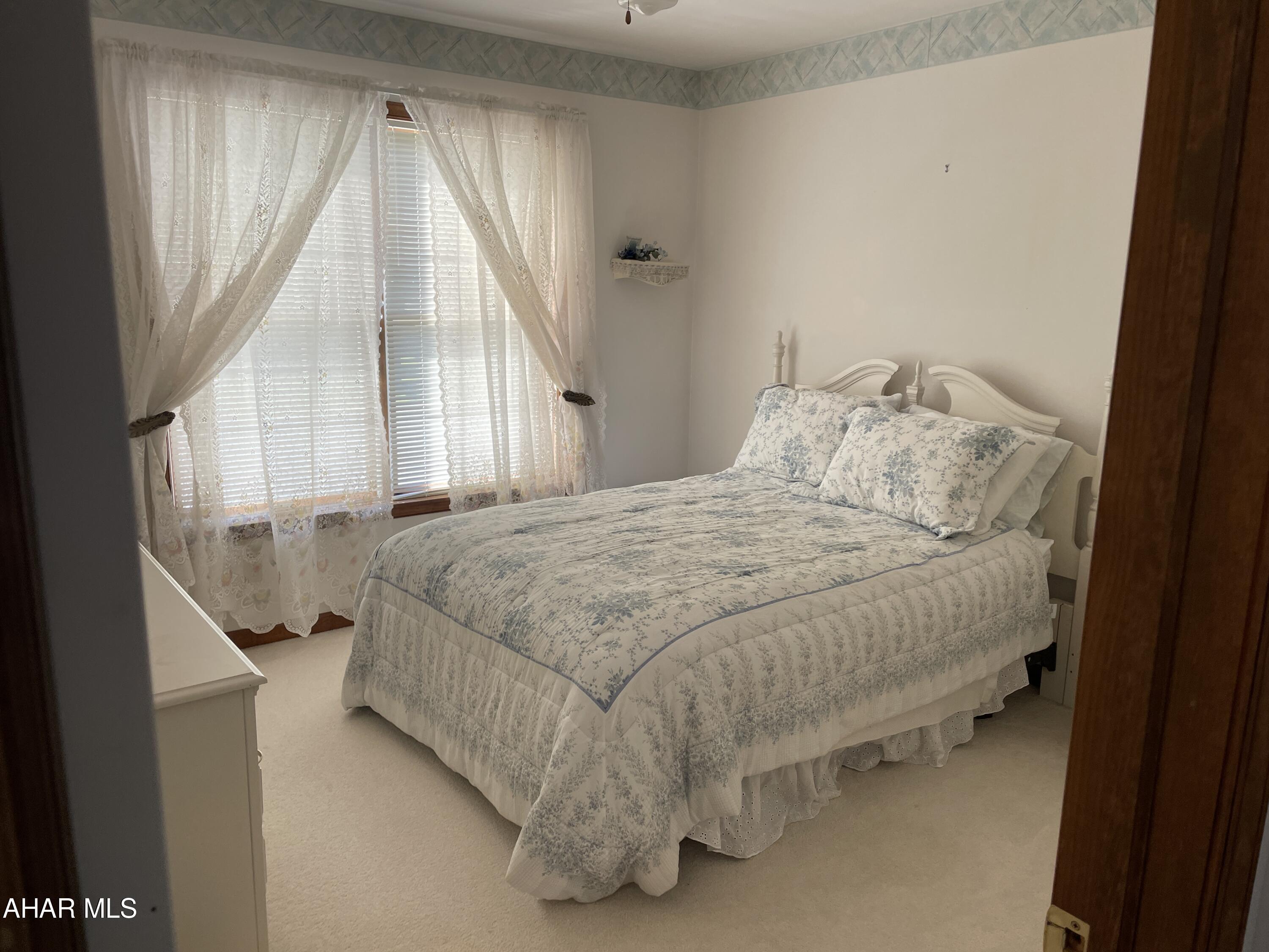 Lakewood Manor - Residential