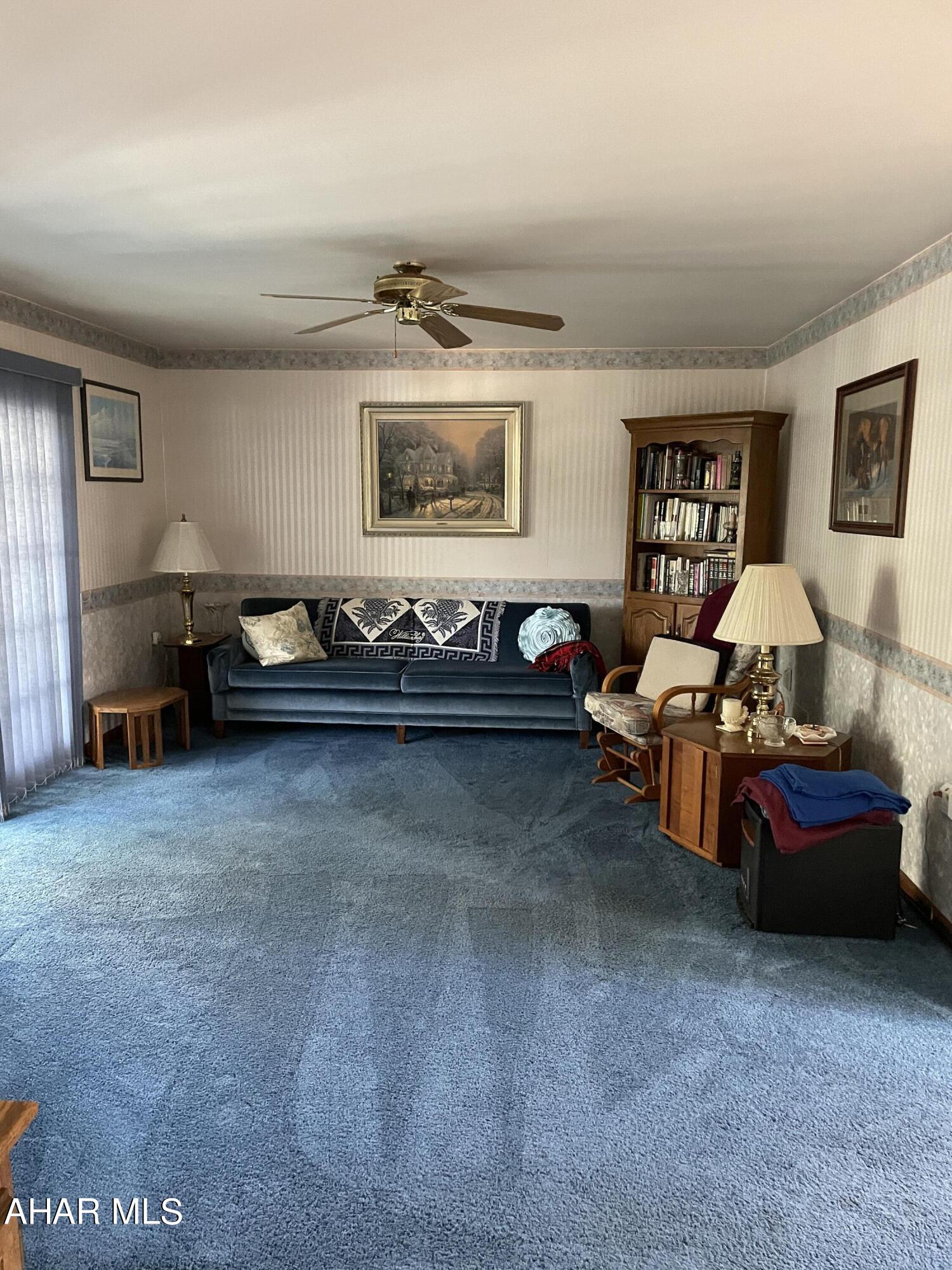 Lakewood Manor - Residential