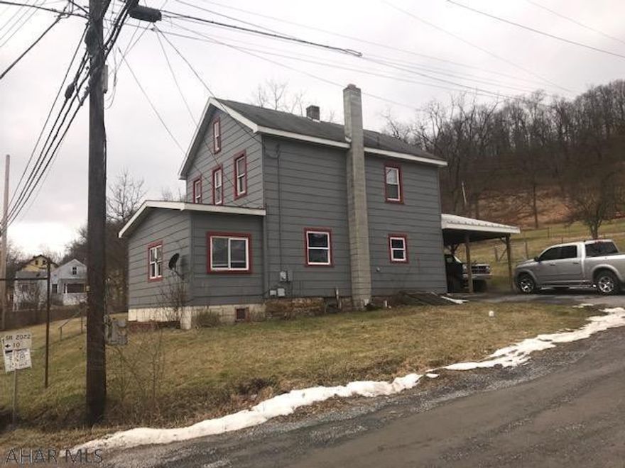 Come see this 3 BR, 1 BA home that is only 2 miles east of Hollidaysburg. Very convenient location in a country setting. Call today to schedule your appointment to see this awesome property.