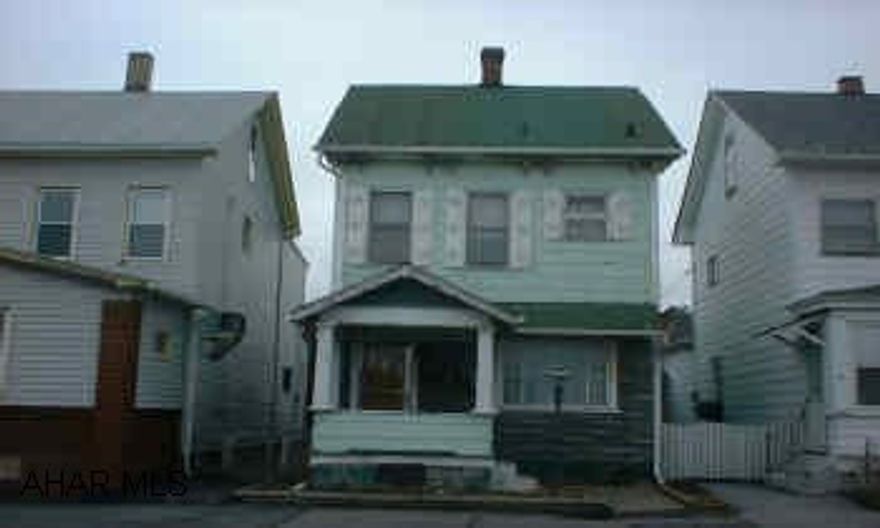 2.5 STORY WITH 1.75 BATHS, 1 CAR DETACHED GARAGE.  HOME SOLD AS IS. 1ST FLOOR BEDROOM WITH 3/4 BATH.