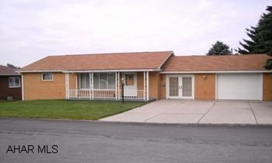 Mint condition one story home on a nice lot in a desirable location. Fine amenities such as central air and bonus room are only a few. Call Cathleen or Faith-Rosalia to schedule your tour of this perfect home!