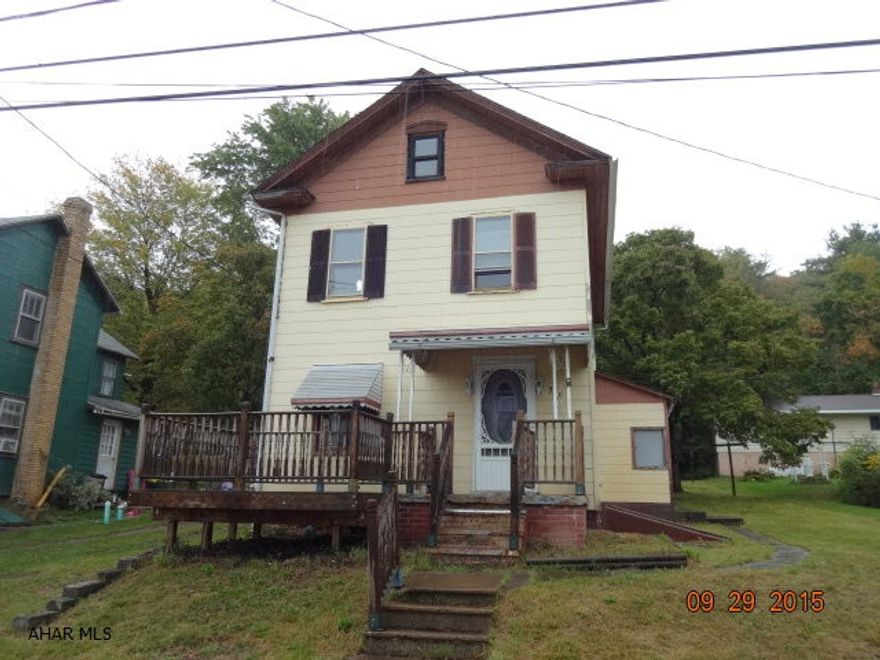 Buyer must pay 2% transfer tax. This property is slated for auction (HomeSearch powered by Xome Auction Company www.homesearch.com) from FEBRUARY 2 through FEBRUARY 23, 2016 with a Post Auction from FEBRUARY 23 through MARCH 1, 2016. All potential buyers will need to register on the auction company's site.