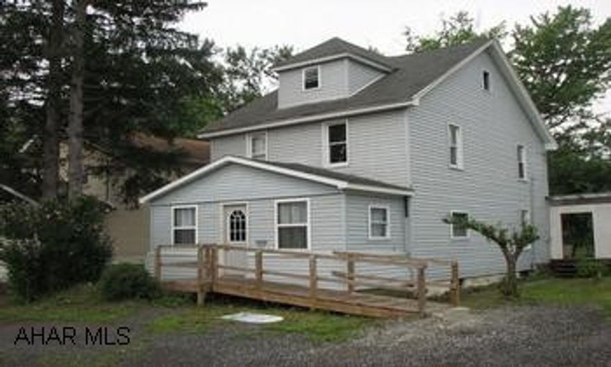 Large 3 bedroom, 2 bath house on 50x120 lot. Perfect for investor, large rooms, good mechanics. Perfect for investor, large rooms, good mechanics, fix it and resell.