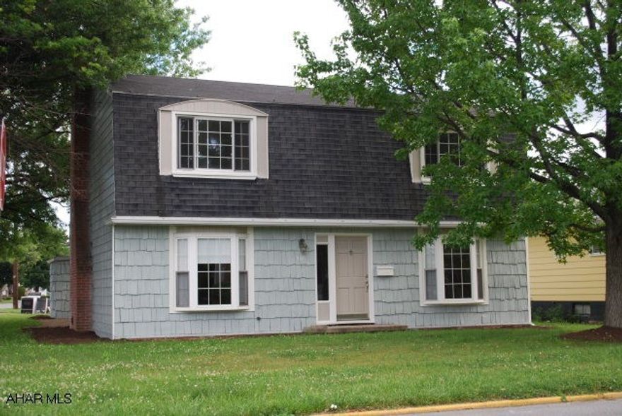 REMODELED 4Bd 2.5Ba home in Hburg. New kitchen with granite countertops. Reburbished hardwood floors. New tile floors. New 200amp electric. New water tank. Central air. Bring offers!