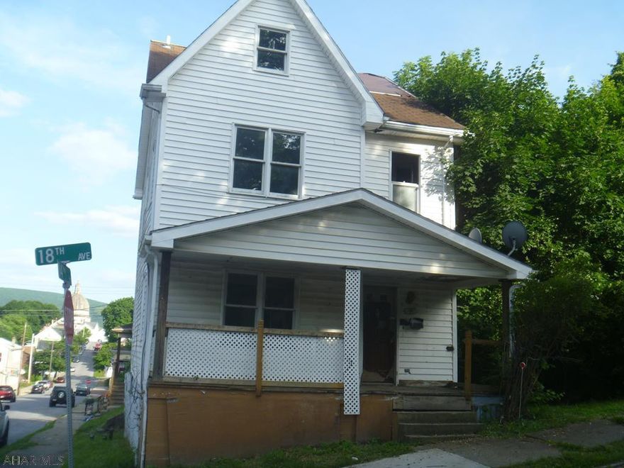 3BR 1BA house in need of TLC. Sold AS-IS. Roof has been tarped, property may be hazardous, use care when showing. This property has been placed in an upcoming online event. All bids should be submitted at www.xome.com/auctions (void where prohibited). All offers received prior to the event period should be submitted by the buyer or buyer's agent by clicking on the “Make Offer” button on the Property Details page on Xome.com. All offers will be reviewed and responded to within 3 business days. All properties are subject to a 5% buyer's premium pursuant to the Auction Participation Agreement and Terms & Conditions (minimums will apply). Please contact listing agent for details and commission paid on this property