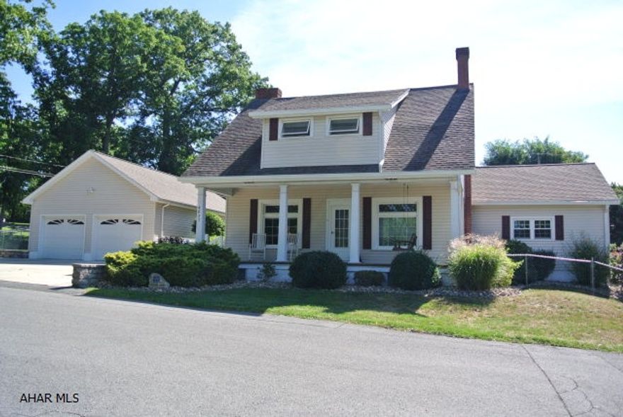 Super well maintained home. 3 BR, 2.5 BA, 2 garages-one with pull down storage & shed. The best lot by the park. All fenced in. Enjoy morning coffee on the covered patio or front porch. Vinyl sided, new windows, master bedroom addition has 2 closets and sliding doors to patio. Really nice...just move right in. Baker School too!  Seller is having a steel flue liner installed, plus some masonry work done, to be completed by the end of September.