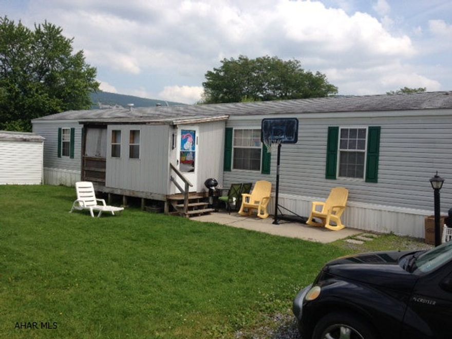 Very nice 14X76 Suncrest single wide mobile home built by Fleetwood. 3 bedrooms and 2 baths make this a great starter home or for someone looking to downsize. Nice quiet area close to everything in Hollidaysburg School District. Come see what all this home has to offer.