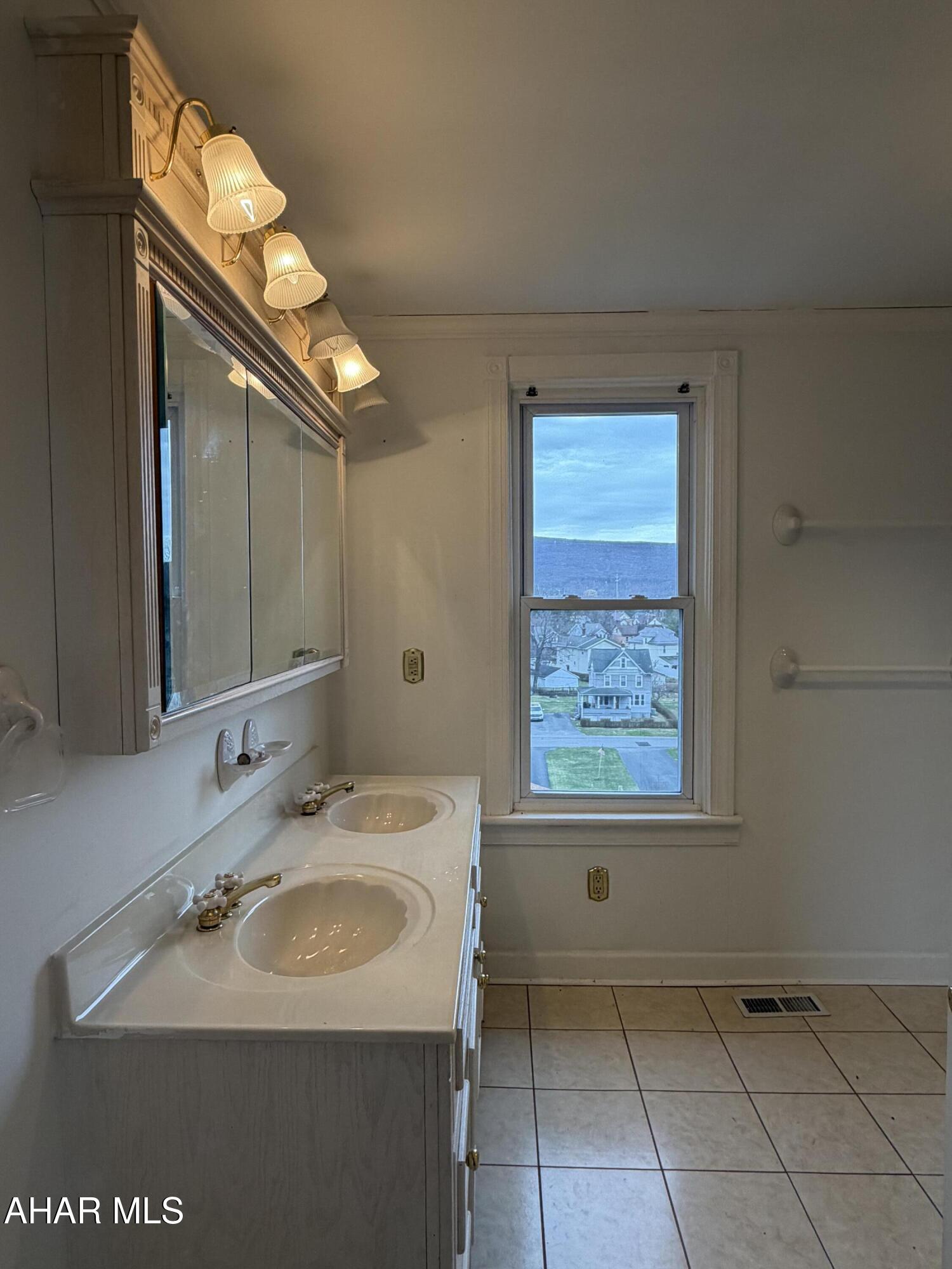 Llyswen - Residential