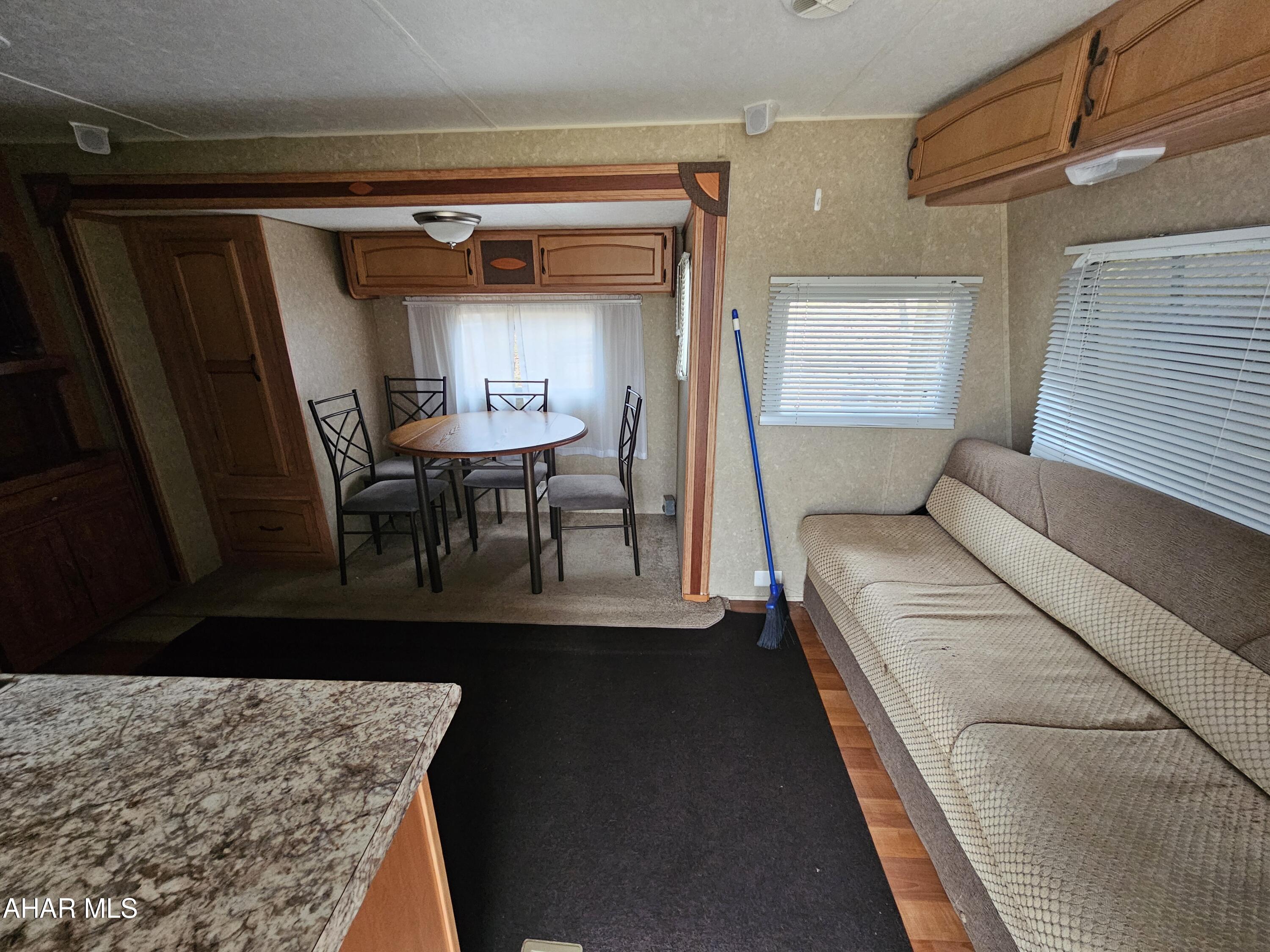 Glendale Yearound - Residential