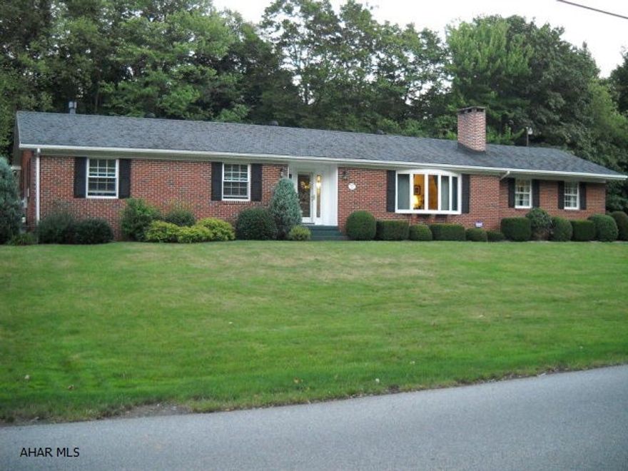 Beautiful ranch brick house in a lovely secluded area! Newly remodeled kitchen, family room & bathrooms make this a must see! 2 car attached garage. Natural gas furnace/hot water is also new! 2 large stone gas fireplaces will make those winter nights cozy.