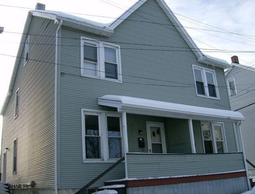 2 unit apt building- 3BR each, vinyl sided, thermopane windows. utilities separate by apt