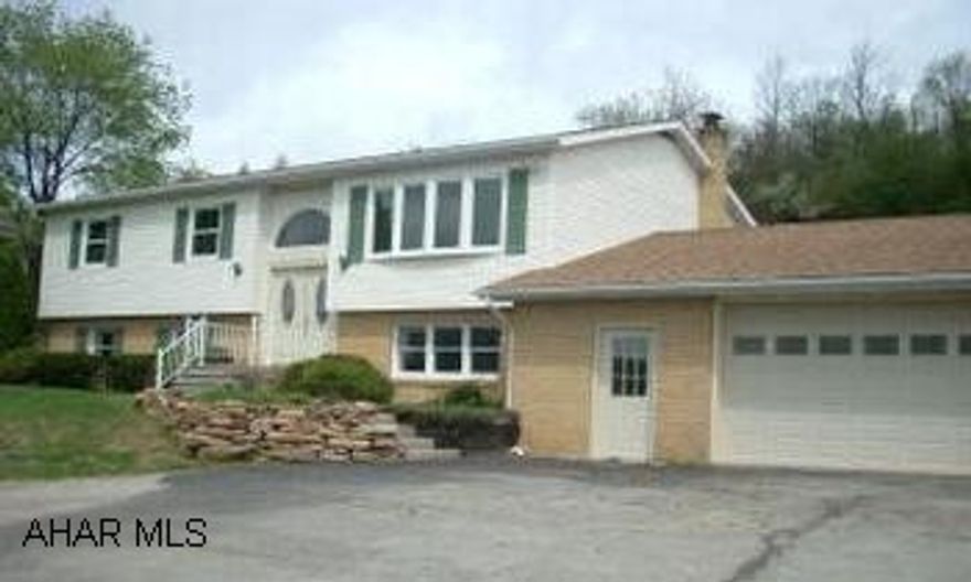 Immaculate & tastefully refurbished 4 bedroom, 2 bath bi-level on large lot. New kitchen, bath, & central air. Home warranty included. Realtor owned. Call John Carr 207-1250. Immaculate & tastefully refurbished 4 bedroom, 2 bath bi-level on large lot. New kitchen, bath, & central air. Home warranty included. Realtor owned. Call John Carr 207-1250.