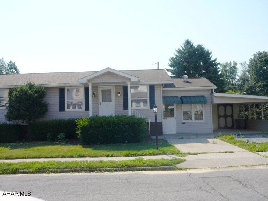 DESIRABLE AREA! ONE STORY LIVING. OFFERS 2BR, 1.5 BATH ON LARGE LEVEL LOT. LARGE DECK IN REAR. BREEZEWAY ATTACHED TO CARPORT. NICE SIZED LIVING ROOM. FAMILYROOM IN BASEMENT WITH 1/2 BATH. CALL LISTING AGENT TO VIEW THIS HOME. AVERAGE ELEC. BILL FOR LAST 12 MONTHS OCCUPANCY $119.04. FOR PERIOD JUNE 2008-JUNE 2009.