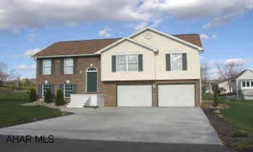 LOVELY 3 BEDROOM, 2 BATH BI-LEVEL. LARGE DECK WITH SHED UNDERNEATH. FRESHLY PAINTED INSIDE. WATER FILTRATION SYSTEM.