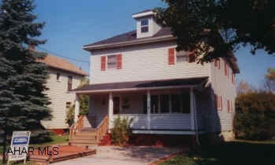 $1,500 TOWARDS CLOSING COST TILL 11-4-01 AT FULL PRICE. OFFICE OFF OF MASTER BEDROOM. DECK OFF OF KITCHEN.